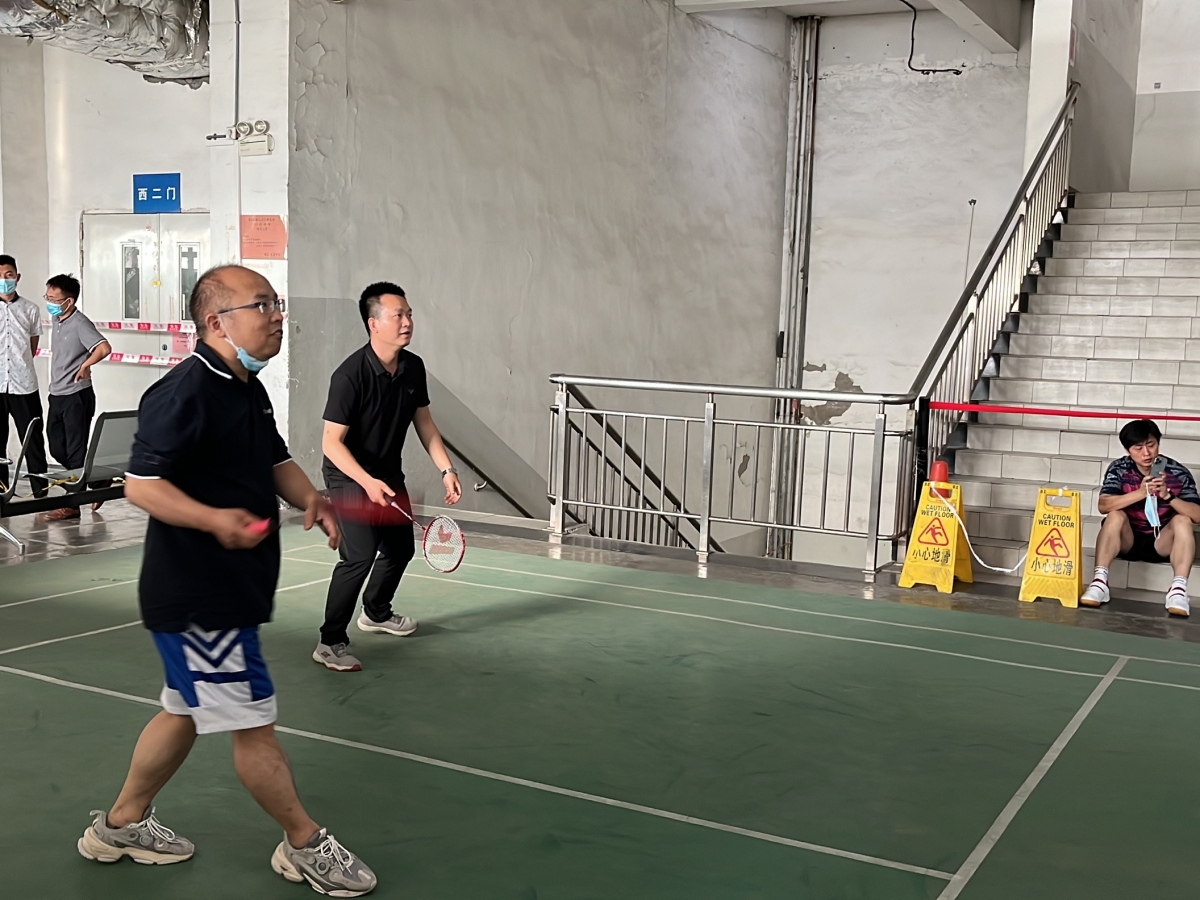 【郑州园区】iDPBG事业群工会开展羽毛球比赛